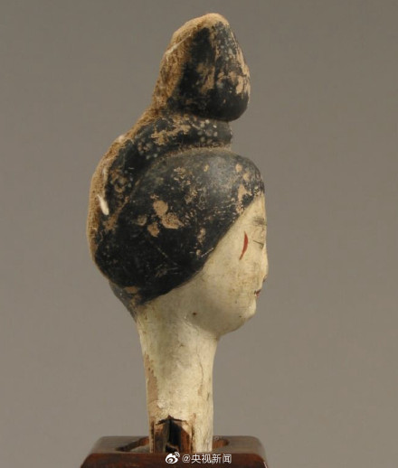 七步还原唐代仕女妆 七步还原唐代仕女妆