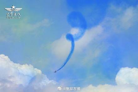 大图来袭！空军八一飞行表演队飞行表演