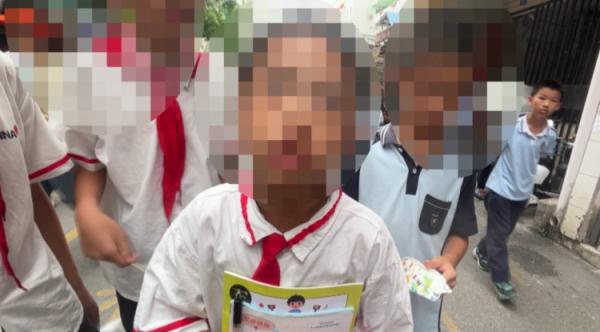 南宁一文具店向小学生出租手机，家长们怒了