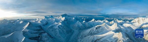 天空之眼瞰珠峰：在海拔数千米高空远眺珠峰，是什么样的体验？
