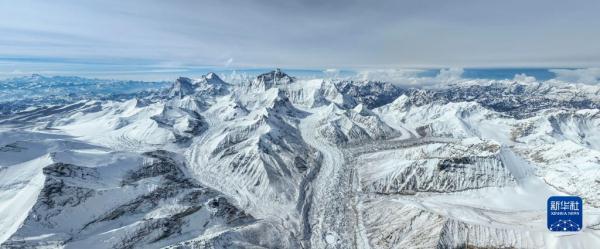 天空之眼瞰珠峰：在海拔数千米高空远眺珠峰，是什么样的体验？