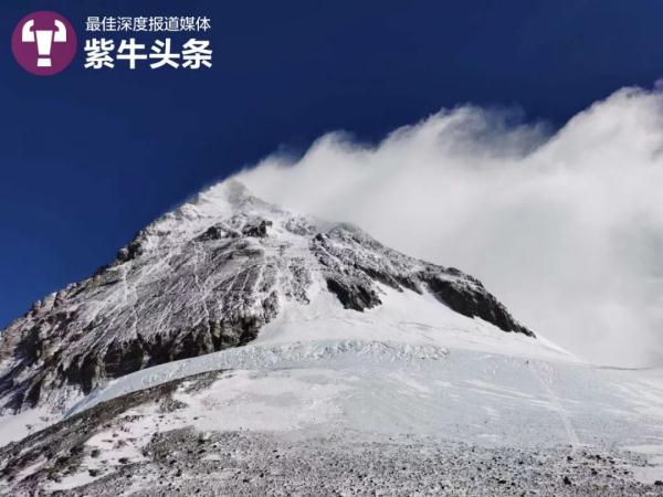 距珠峰顶还有不到400米,两位攀登者为救人放弃登顶珠峰 距珠峰顶还有不到400米,两位攀登者为救人放弃登顶珠峰