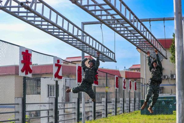 热血练兵场|武警特战队员开展多课目训练 提升遂行任务能力 热血练兵场|武警特战队员开展多课目训练 提升遂行任务能力