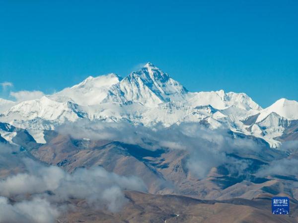天空之眼瞰珠峰：在海拔数千米高空远眺珠峰，是什么样的体验？