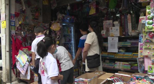 南宁一文具店向小学生出租手机，家长们怒了