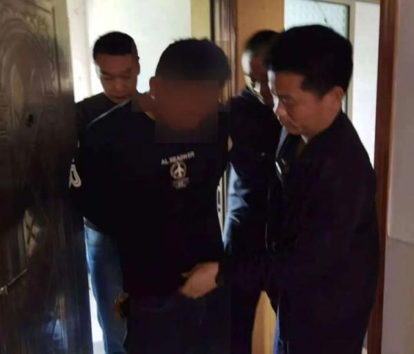 潜逃17年的命案凶犯，竟企图用这份特殊工作来“救赎”自己？