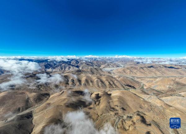 天空之眼瞰珠峰：在海拔数千米高空远眺珠峰，是什么样的体验？