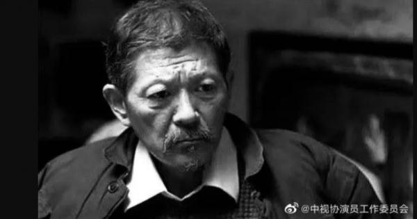 许三多他爹走了……