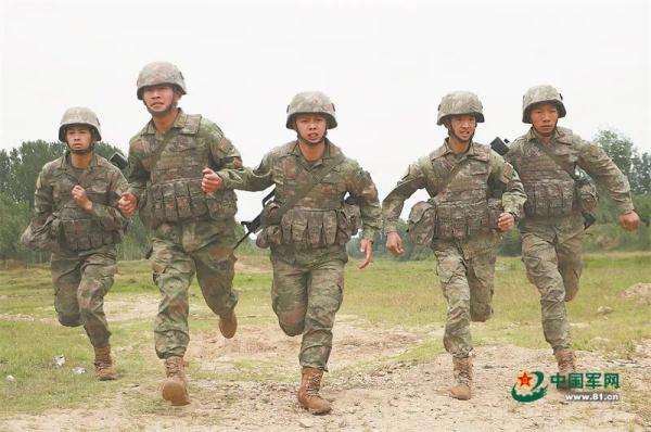 这个班的荣誉为何如此多？“金牌班长”带出“金牌士兵”