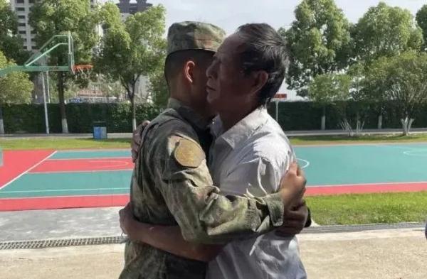 全网关注的兵哥哥,是他! 全网关注的兵哥哥,是他!