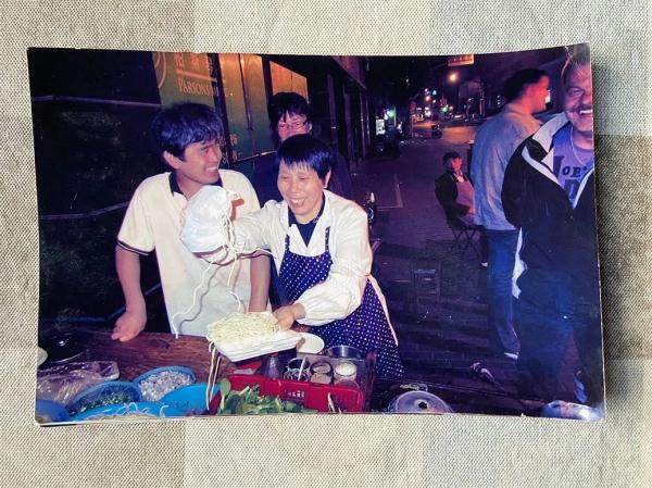 路边摆摊：热闹与辗转的四十年