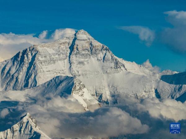 天空之眼瞰珠峰：在海拔数千米高空远眺珠峰，是什么样的体验？