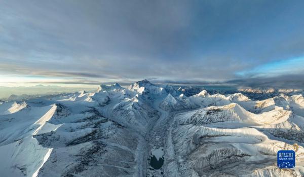 天空之眼瞰珠峰：在海拔数千米高空远眺珠峰，是什么样的体验？