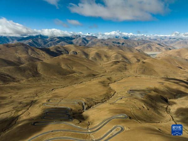 天空之眼瞰珠峰：在海拔数千米高空远眺珠峰，是什么样的体验？