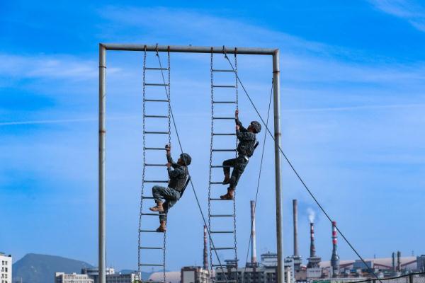 热血练兵场|武警特战队员开展多课目训练 提升遂行任务能力 热血练兵场|武警特战队员开展多课目训练 提升遂行任务能力