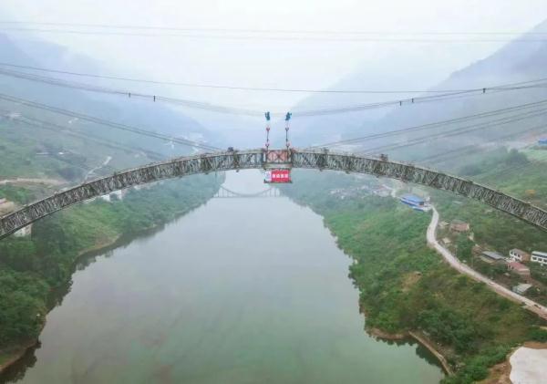 正式合龙!沿江高速2025年通车 正式合龙!沿江高速2025年通车