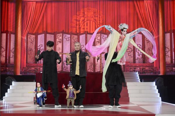 《星光大道》变“相亲大道” &nbsp;小尼现场“被告白”