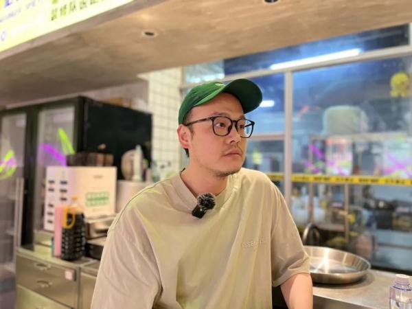 凌晨12点半，三个年轻人突然紧急下车……