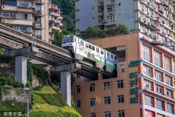 居民小区成网红打卡地,一天挤进两三万游客…… 居民小区成网红打卡地,一天挤进两三万游客……