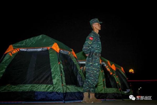 特战队员出击,全程高燃! 特战队员出击,全程高燃!