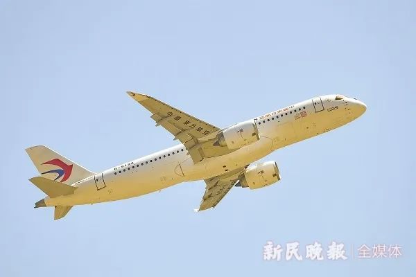 商业首飞C919抵达北京！客舱内部长啥样？主题餐膳吃啥？细节曝光