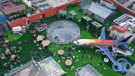 “大飞机”现身楼顶！这一新地标亮相天津金街