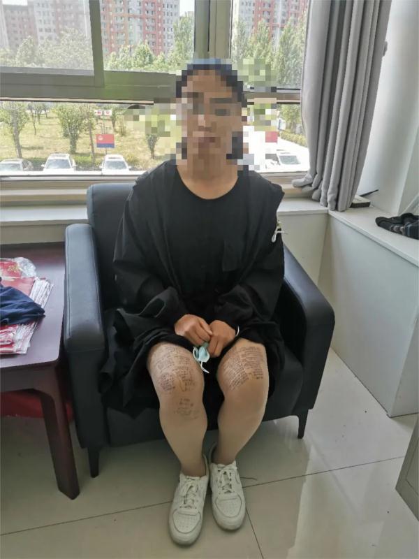 取消考试资格!交警现场截获“科目一”作弊考生 取消考试资格!交警现场截获“科目一”作弊考生