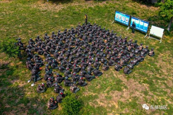 特战队员出击,全程高燃! 特战队员出击,全程高燃!