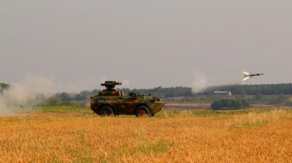 实弹射击演练：火力融合锤炼战场打赢能力