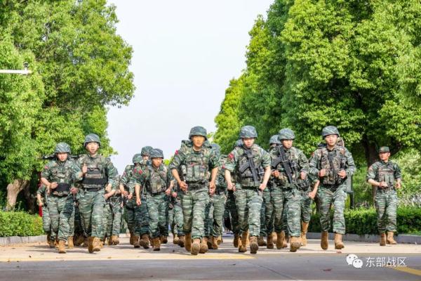 特战队员出击,全程高燃! 特战队员出击,全程高燃!