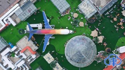 “大飞机”现身楼顶！这一新地标亮相天津金街