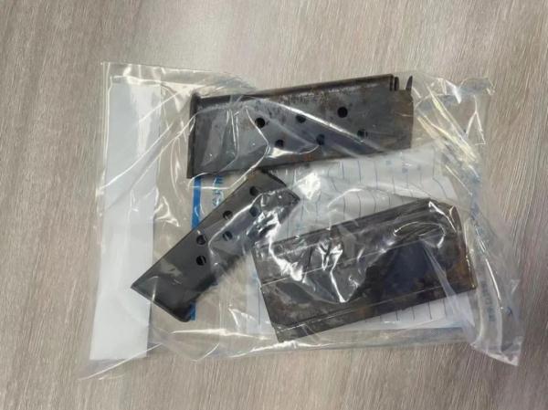 家中发现了大量父亲留下的“违禁品”!他慌了... 家中发现了大量父亲留下的“违禁品”!他慌了...