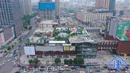 “大飞机”现身楼顶！这一新地标亮相天津金街