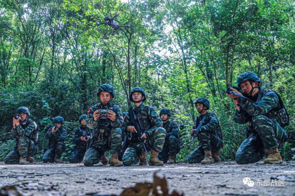 特战队员出击,全程高燃! 特战队员出击,全程高燃!