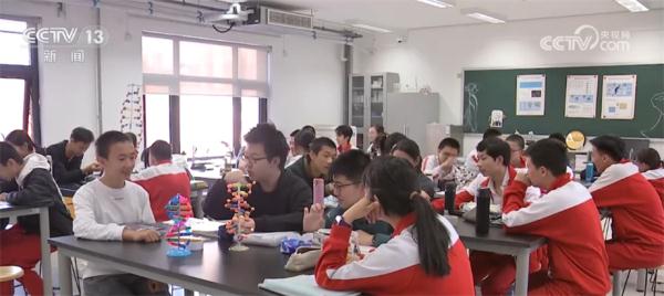 英才计划实施十周年 为高等学府培养科研后备力量