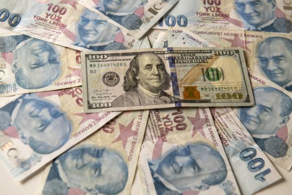 路透社:土耳其里拉汇率跌至历史新低 今年已跌6%以上 路透社:土耳其里拉汇率跌至历史新低 今年已跌6%以上