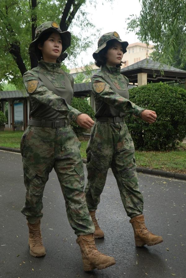 太酷啦！21式丛林迷彩蛙式作训服藏着这些细节