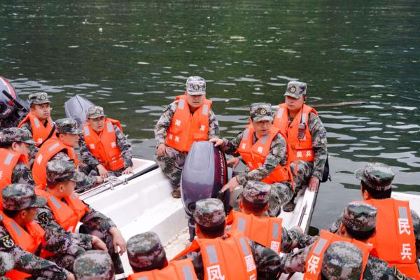 多地组织强化训练，锻造过硬国防骨干队伍