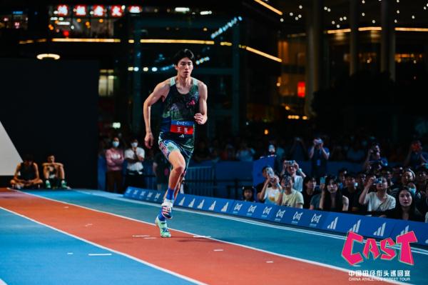 王振创2023亚洲跳高最好成绩 街头一跃直通布达佩斯世锦赛