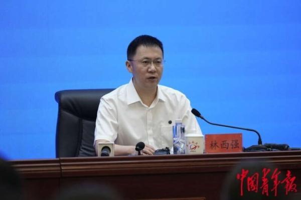 我国第三批航天员均具备飞天能力  包括航天驾驶员、飞行工程师、载荷专家