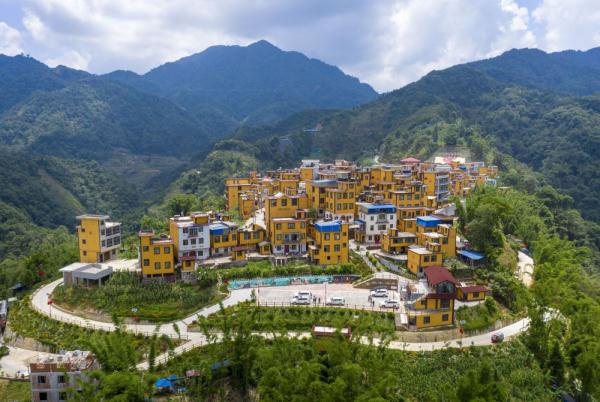 云南绿春:空中俯瞰边境幸福村 云南绿春:空中俯瞰边境幸福村