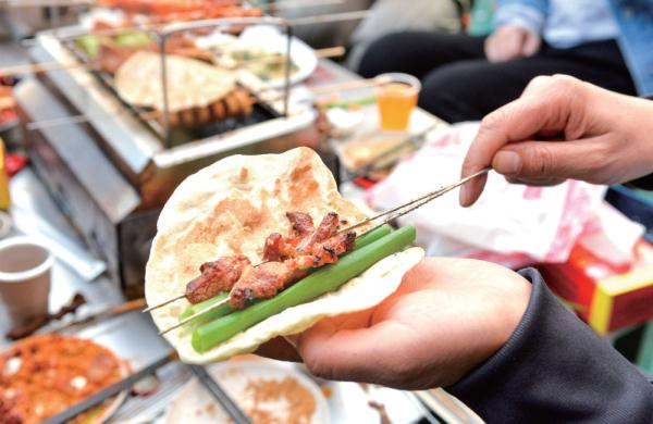 烧烤好吃,注意健康 烧烤好吃,注意健康