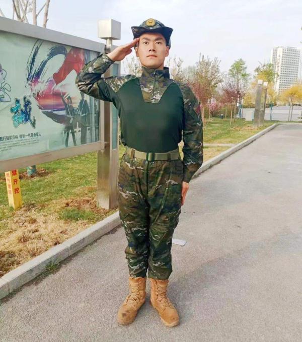 太酷啦！21式丛林迷彩蛙式作训服藏着这些细节