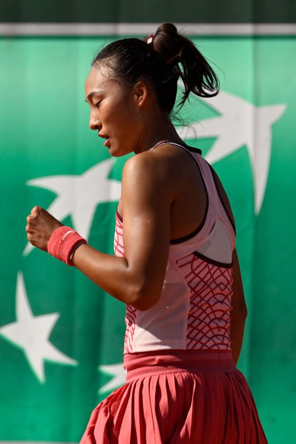 法网丨郑钦文晋级第二轮