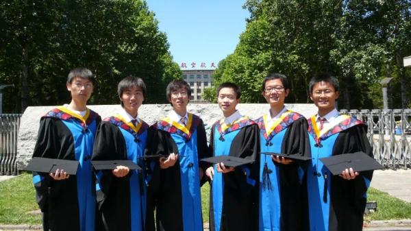 “同学你导师呢？” &nbsp;“我导师去太空啦！”