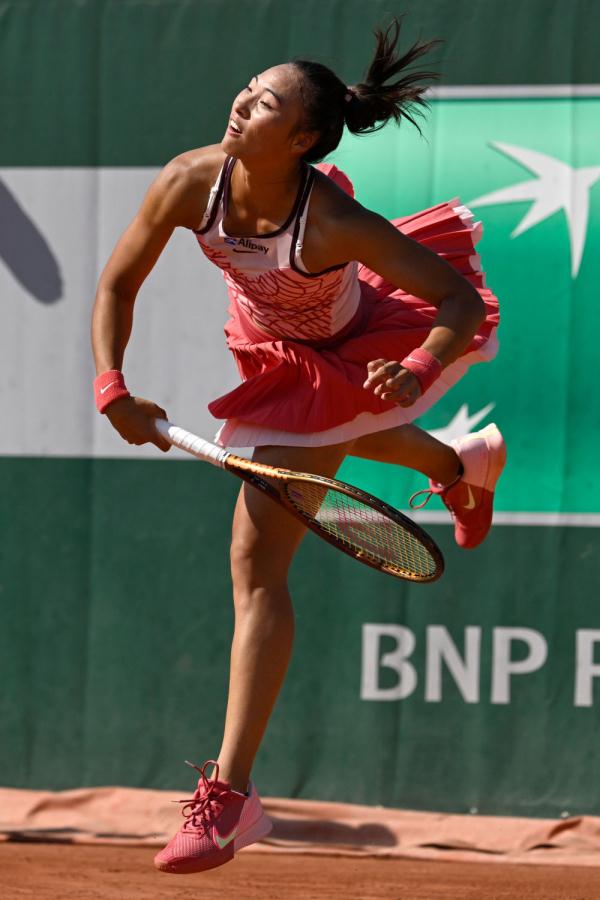 法网丨郑钦文晋级第二轮