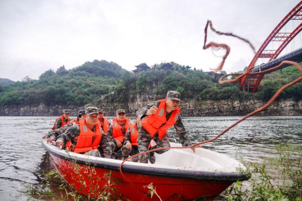 多地组织强化训练，锻造过硬国防骨干队伍