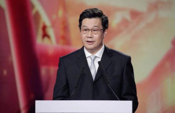 一公司两名高管同日被提起公诉，曾于同日被双开