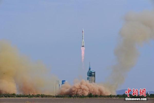 外媒热议神十六成功发射：中国加速推进“航天强国梦”