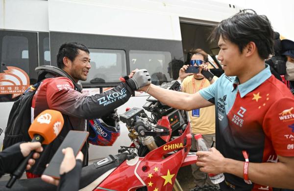 老方犹未老 小方已长成——“父子兵”逐梦环塔拉力赛 老方犹未老 小方已长成——“父子兵”逐梦环塔拉力赛